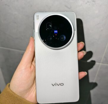 افشای عکس های Vivo X200