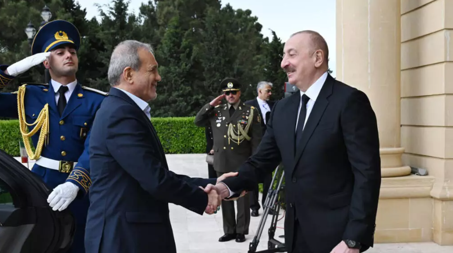 سفر رئیس جمهور به باکو